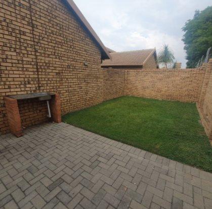 2 Bedroom Property for Sale in Magalieskruin Gauteng