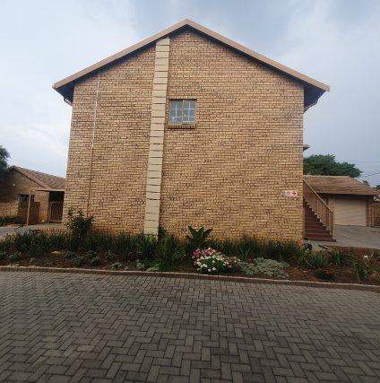 2 Bedroom Property for Sale in Magalieskruin Gauteng