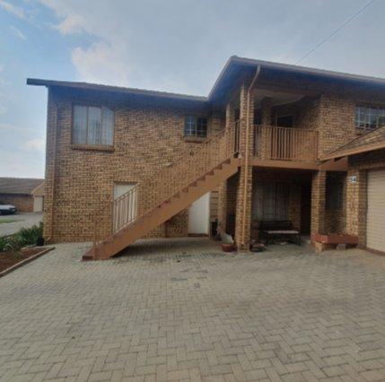 2 Bedroom Property for Sale in Magalieskruin Gauteng