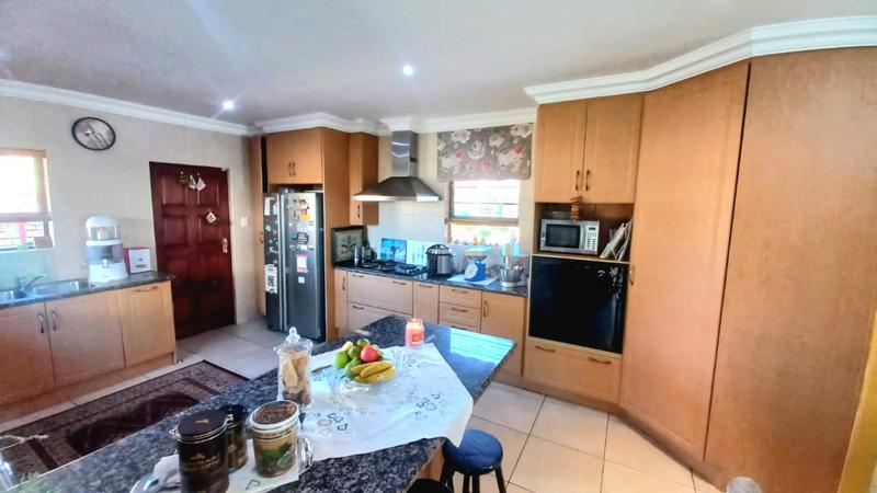 2 Bedroom Property for Sale in New Market Gauteng