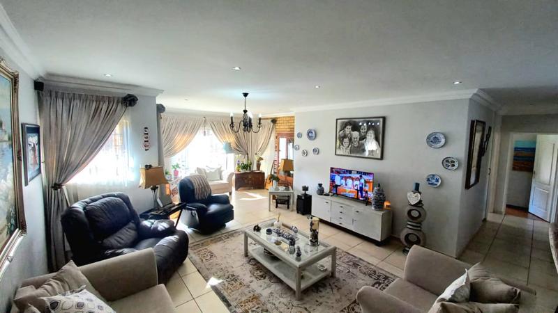 2 Bedroom Property for Sale in New Market Gauteng