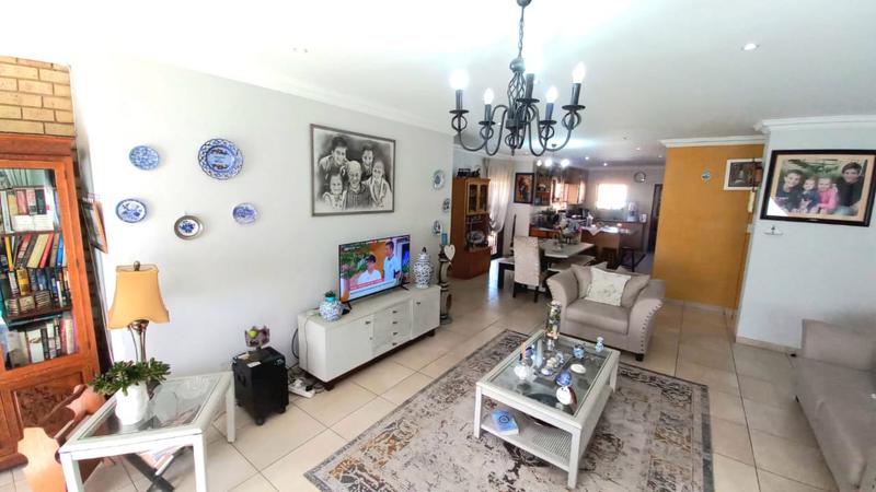 2 Bedroom Property for Sale in New Market Gauteng