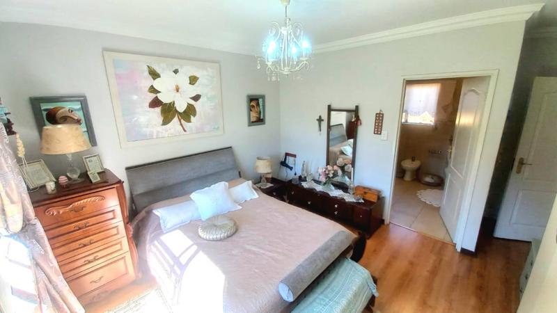 2 Bedroom Property for Sale in New Market Gauteng