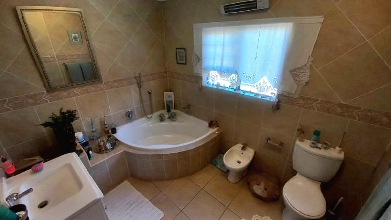 2 Bedroom Property for Sale in New Market Gauteng