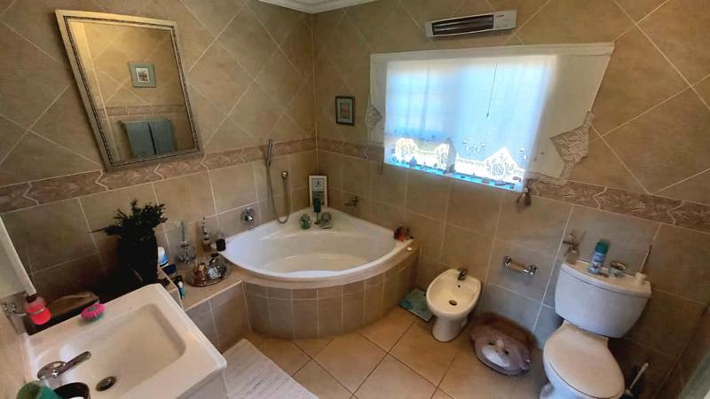 2 Bedroom Property for Sale in New Market Gauteng