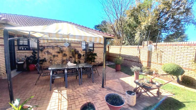 2 Bedroom Property for Sale in New Market Gauteng