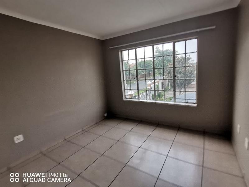 To Let 3 Bedroom Property for Rent in Beyers Park Gauteng