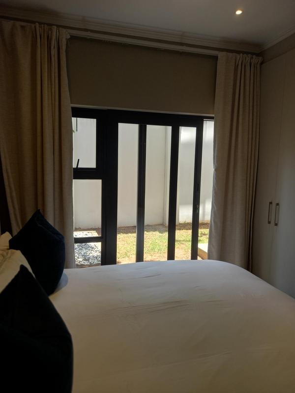 To Let 2 Bedroom Property for Rent in Rosebank Gauteng