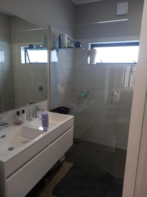 To Let 2 Bedroom Property for Rent in Rosebank Gauteng