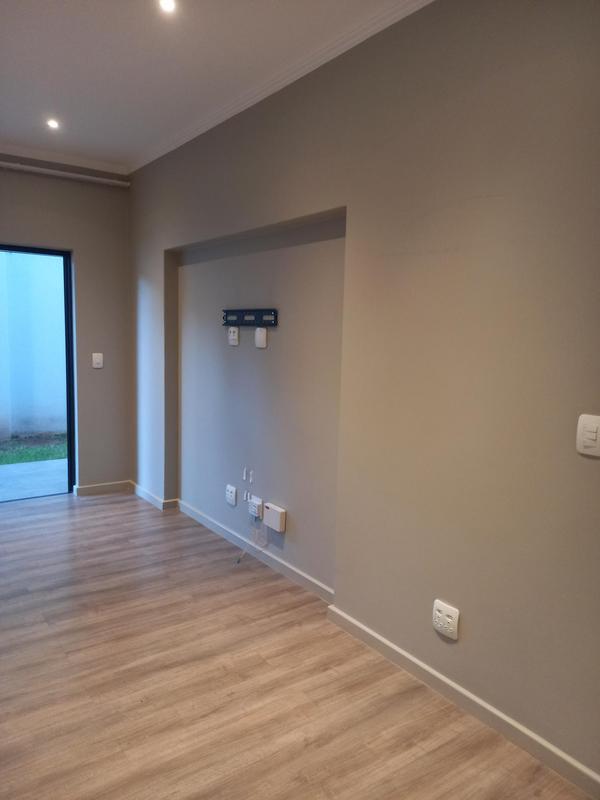 To Let 2 Bedroom Property for Rent in Rosebank Gauteng