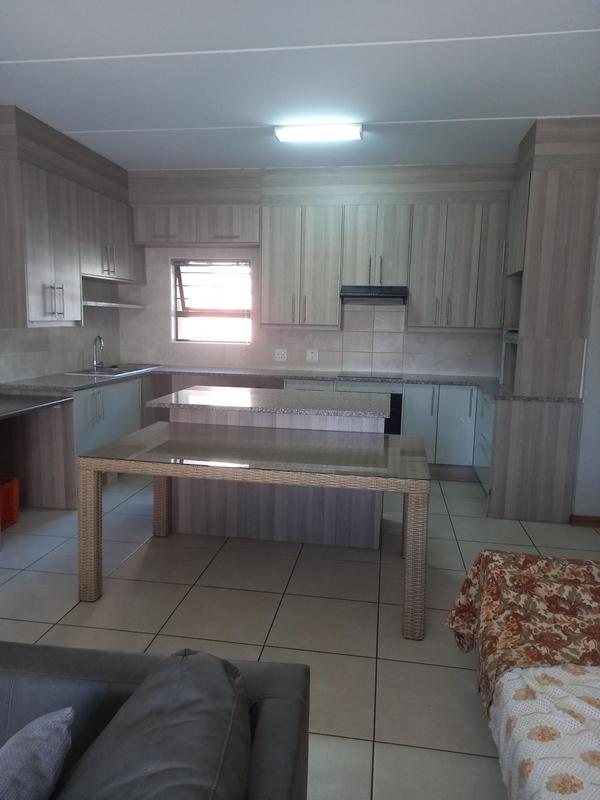 To Let 2 Bedroom Property for Rent in Victory Park Gauteng