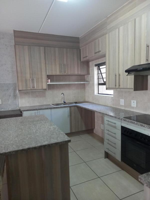 To Let 2 Bedroom Property for Rent in Victory Park Gauteng