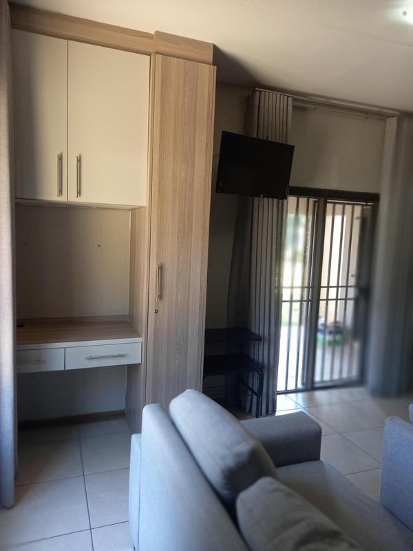 To Let 2 Bedroom Property for Rent in Victory Park Gauteng