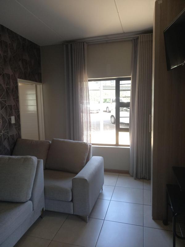 To Let 2 Bedroom Property for Rent in Victory Park Gauteng