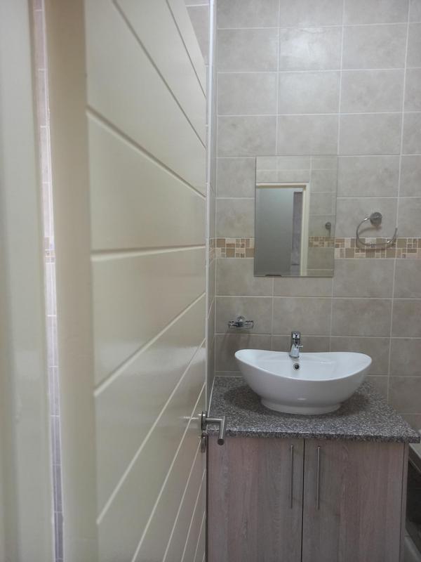 To Let 2 Bedroom Property for Rent in Victory Park Gauteng