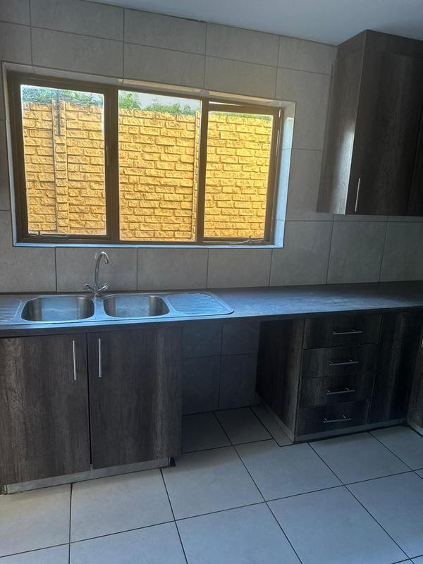 To Let 4 Bedroom Property for Rent in Bruma Gauteng