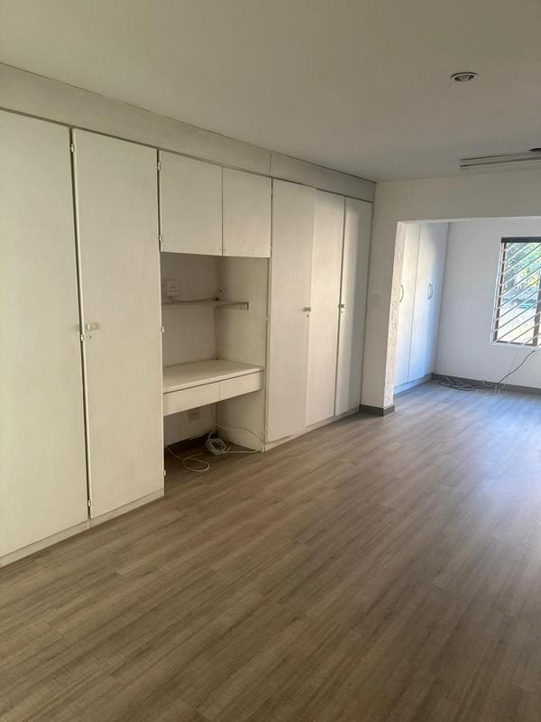 To Let 4 Bedroom Property for Rent in Bruma Gauteng