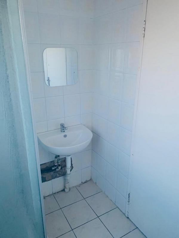 To Let 2 Bedroom Property for Rent in Halfway Gardens Gauteng