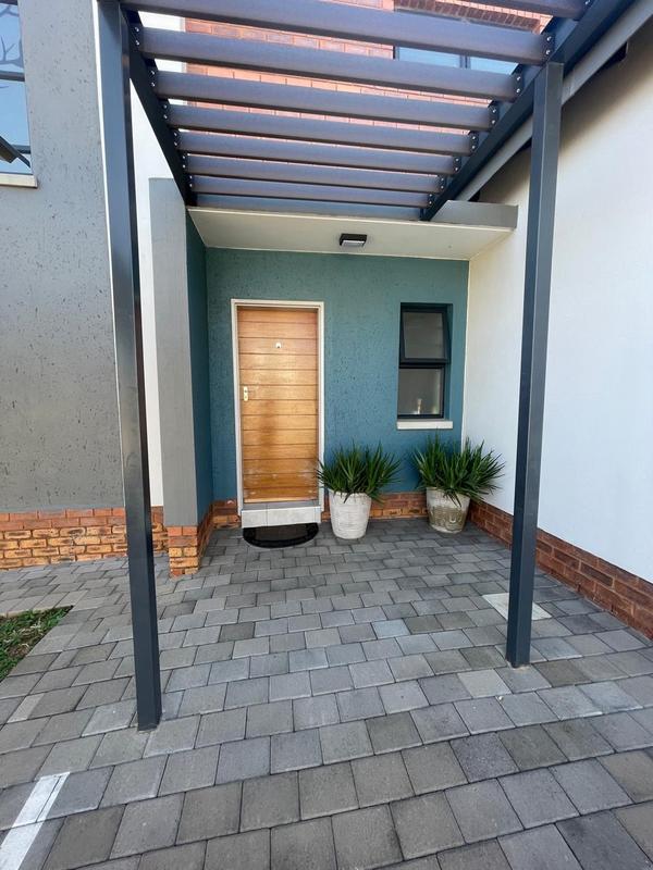 To Let 2 Bedroom Property for Rent in Amberfield Gauteng