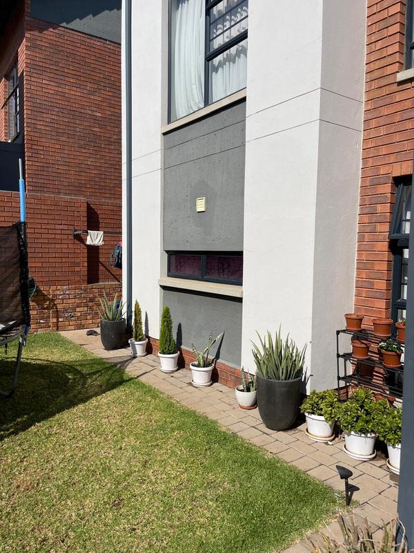 To Let 2 Bedroom Property for Rent in Amberfield Gauteng