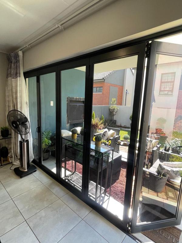 To Let 2 Bedroom Property for Rent in Amberfield Gauteng