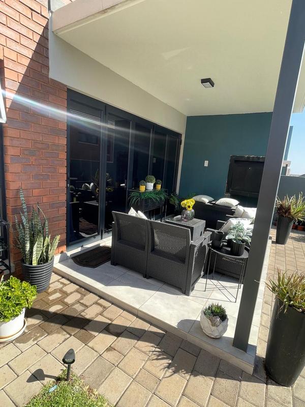 To Let 2 Bedroom Property for Rent in Amberfield Gauteng