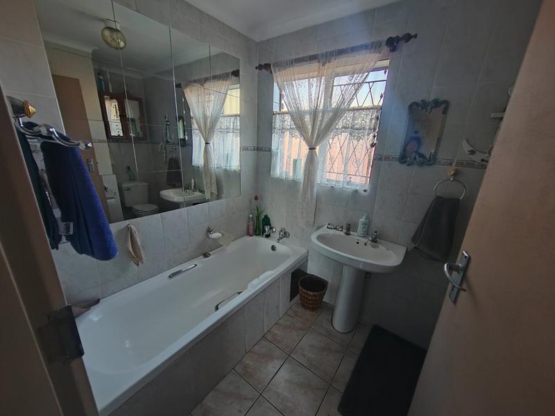 3 Bedroom Property for Sale in Hesteapark Gauteng