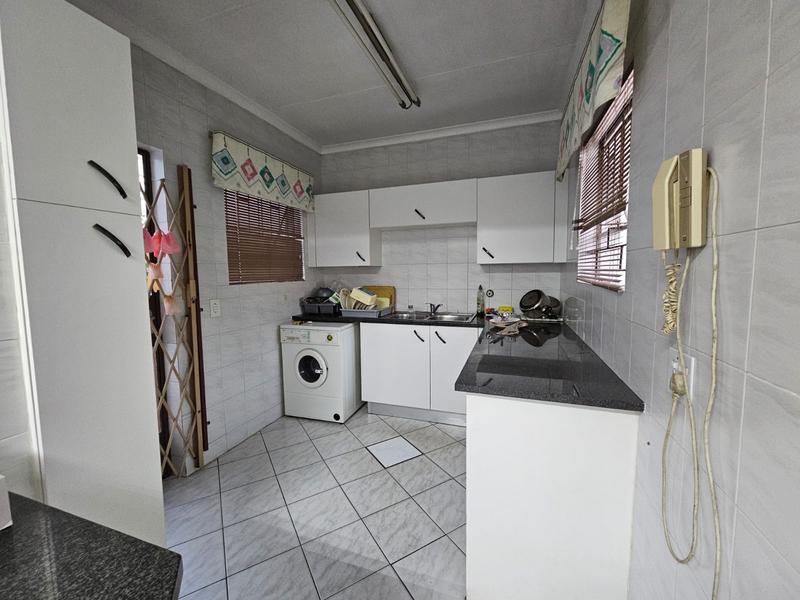 To Let 4 Bedroom Property for Rent in Bruma Gauteng