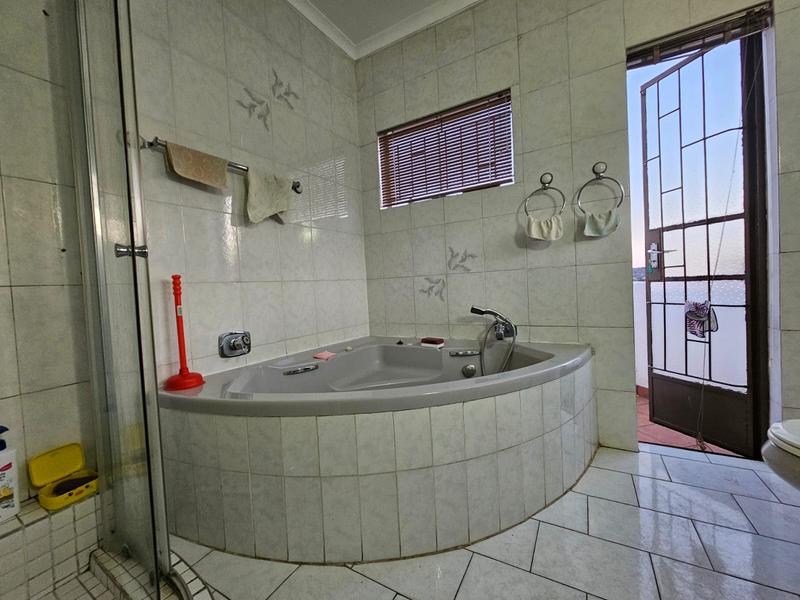 To Let 4 Bedroom Property for Rent in Bruma Gauteng