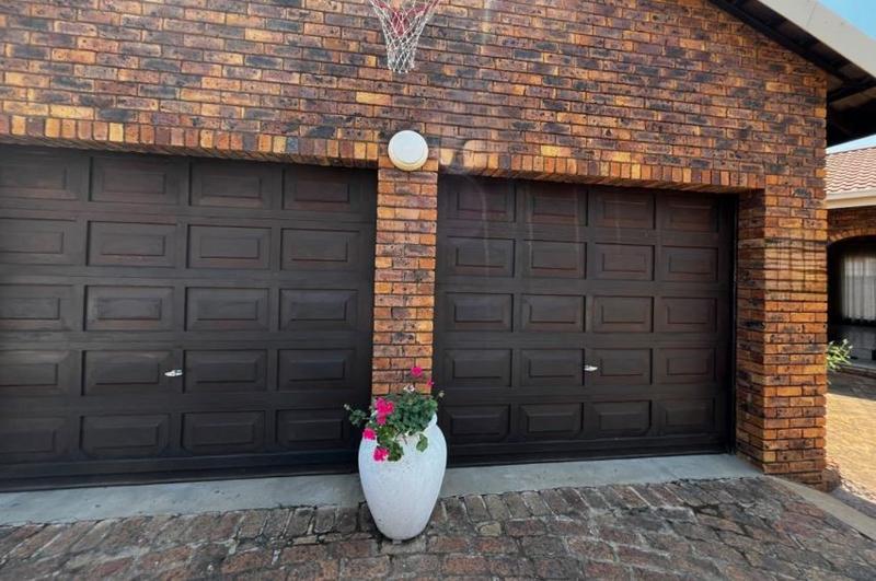 3 Bedroom Property for Sale in Sunward Park Gauteng