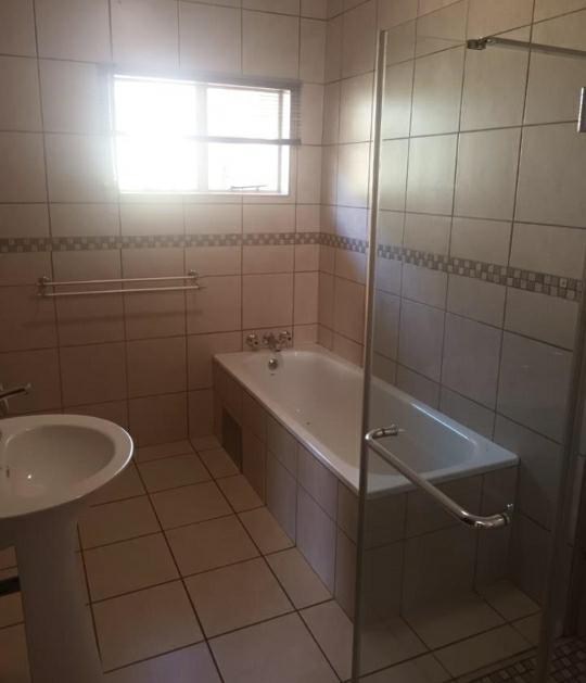 To Let 5 Bedroom Property for Rent in Silverton Gauteng