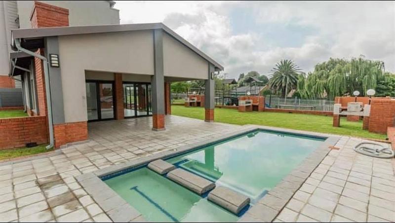 2 Bedroom Property for Sale in Sebenza Gauteng