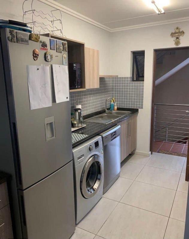 2 Bedroom Property for Sale in Sebenza Gauteng