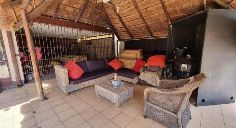 5 Bedroom Property for Sale in Kew Gauteng