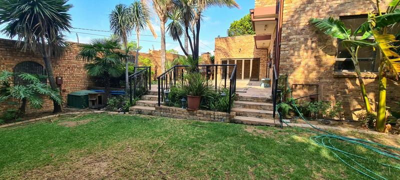 4 Bedroom Property for Sale in North Riding Gauteng