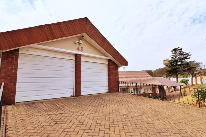 4 Bedroom Property for Sale in Sunnyridge Gauteng