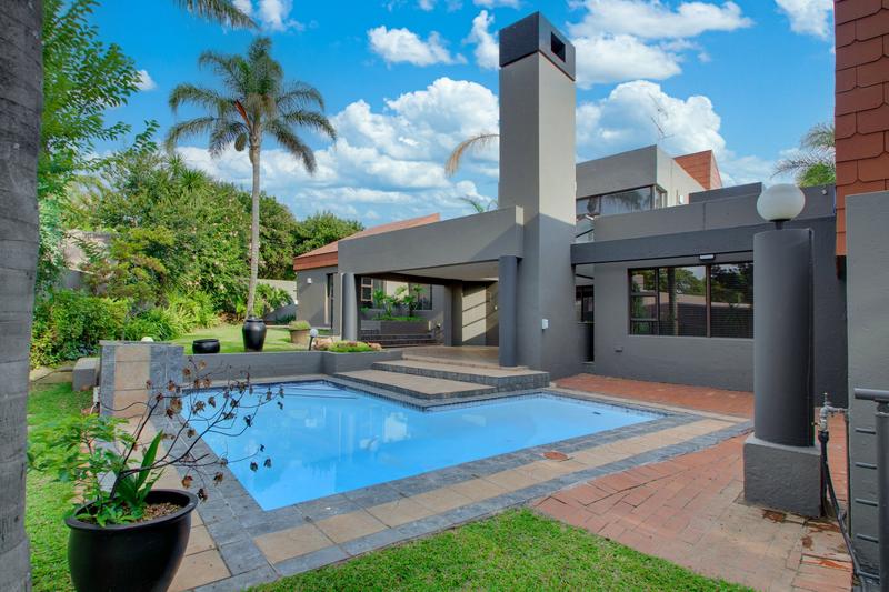 To Let 4 Bedroom Property for Rent in Fourways Gardens Gauteng