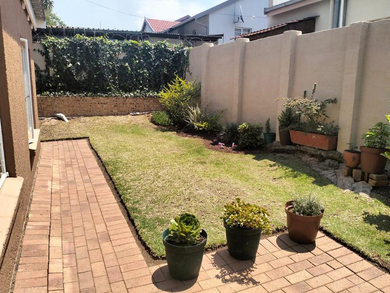 2 Bedroom Property for Sale in Rant En Dal Gauteng