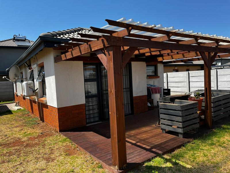 3 Bedroom Property for Sale in Albertsdal Gauteng