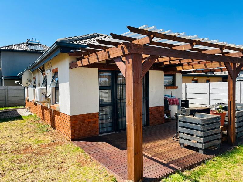 3 Bedroom Property for Sale in Albertsdal Gauteng