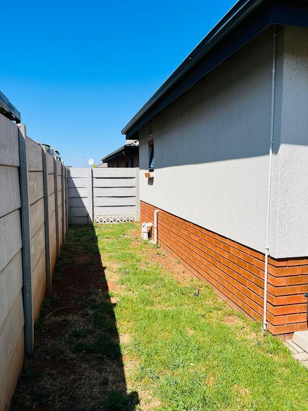 3 Bedroom Property for Sale in Albertsdal Gauteng