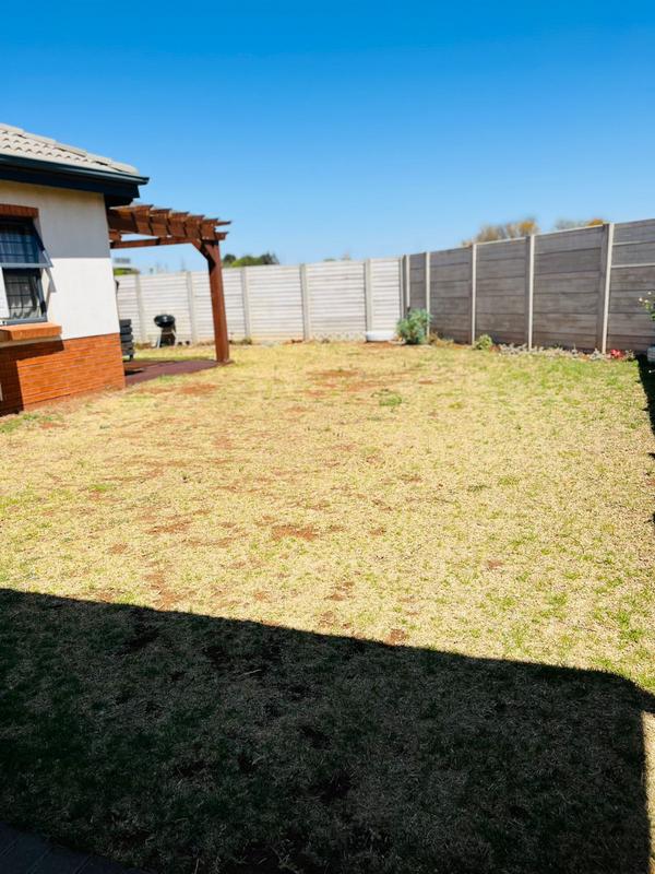 3 Bedroom Property for Sale in Albertsdal Gauteng