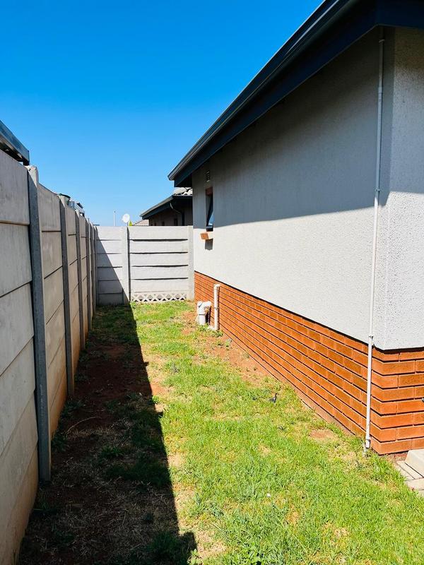 3 Bedroom Property for Sale in Albertsdal Gauteng