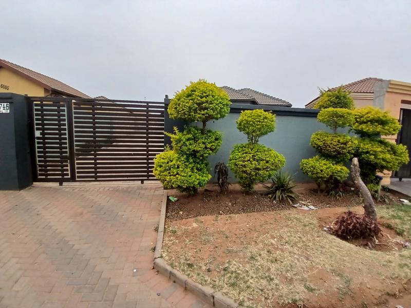 3 Bedroom Property for Sale in Birch Acres Gauteng