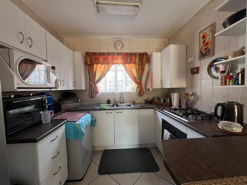 2 Bedroom Property for Sale in Helikonpark Gauteng