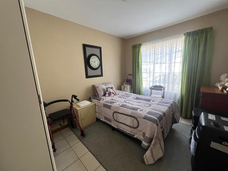 2 Bedroom Property for Sale in Helikonpark Gauteng