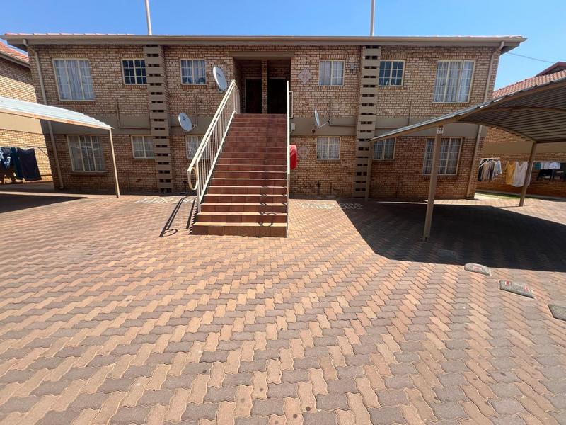 2 Bedroom Property for Sale in Helikonpark Gauteng