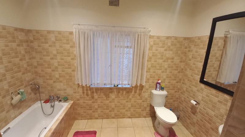 4 Bedroom Property for Sale in Mountain View Gauteng