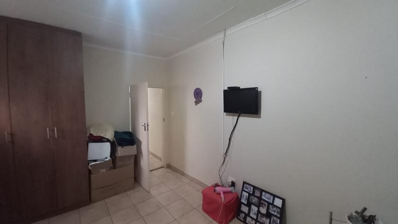 4 Bedroom Property for Sale in Mountain View Gauteng