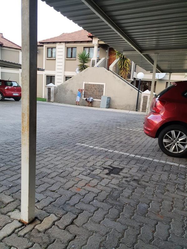 2 Bedroom Property for Sale in Helderwyk Gauteng